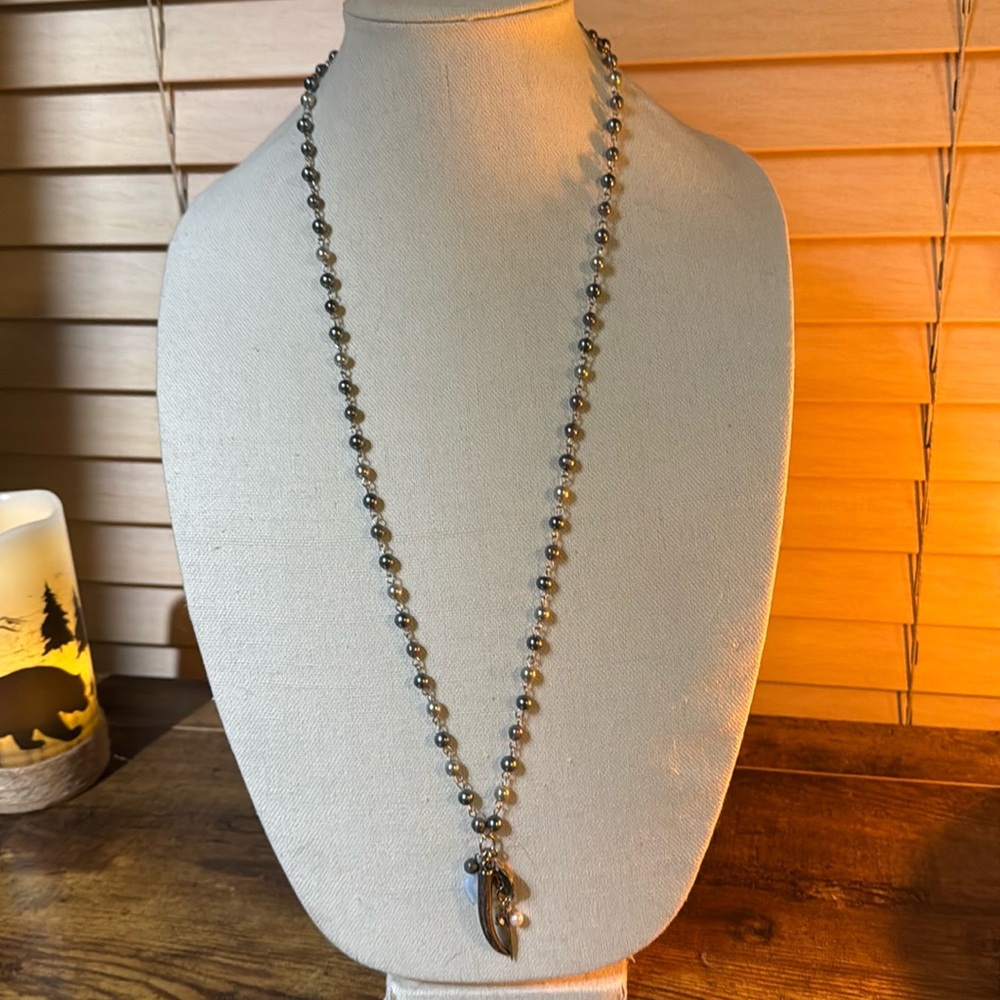 AEO round beaded costume pendant necklace with charms